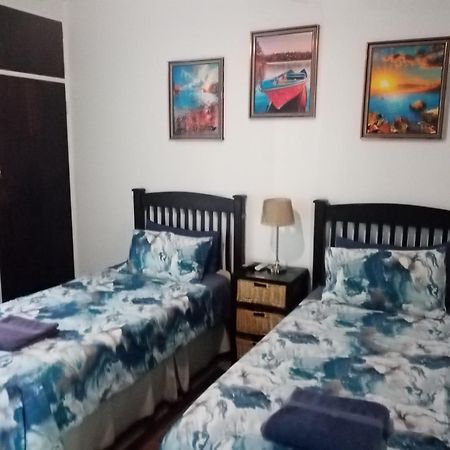 De La Rose Guesthouse Lephalale 外观 照片