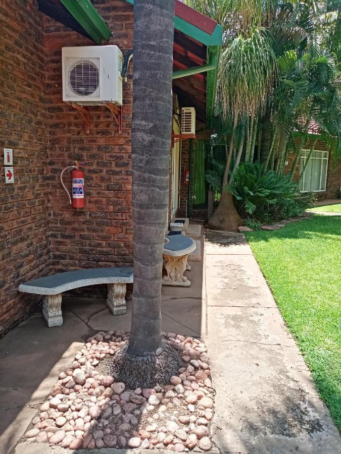 De La Rose Guesthouse Lephalale 外观 照片