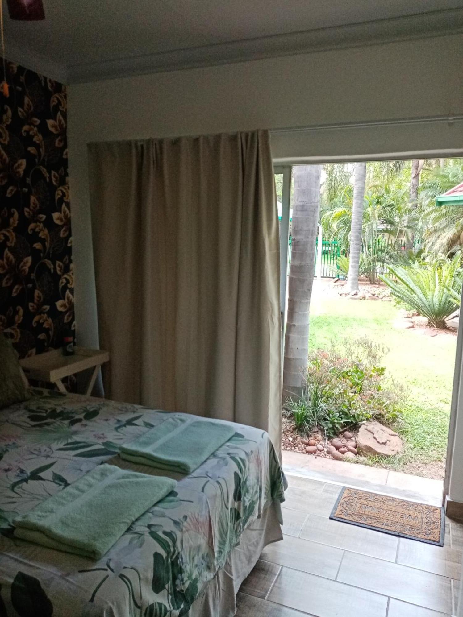 De La Rose Guesthouse Lephalale 外观 照片