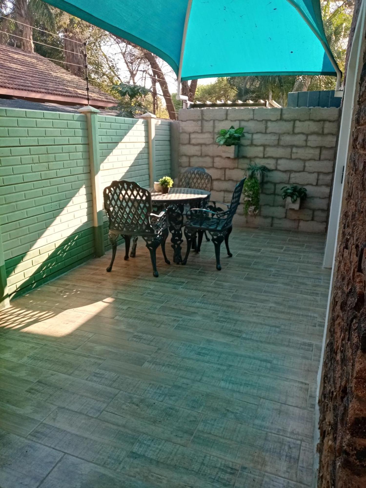 De La Rose Guesthouse Lephalale 外观 照片