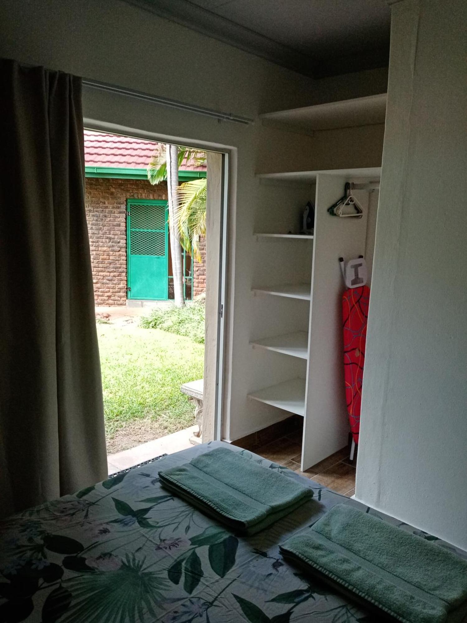 De La Rose Guesthouse Lephalale 外观 照片