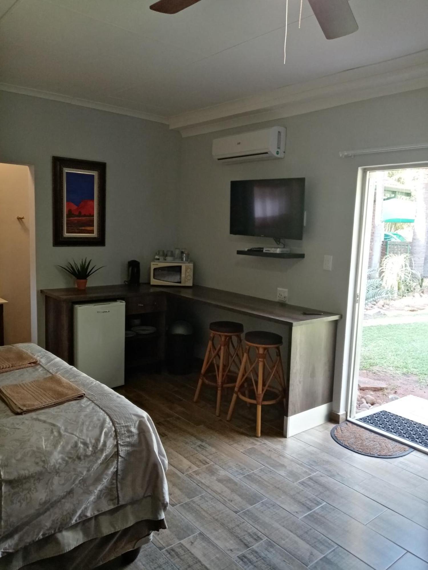 De La Rose Guesthouse Lephalale 外观 照片