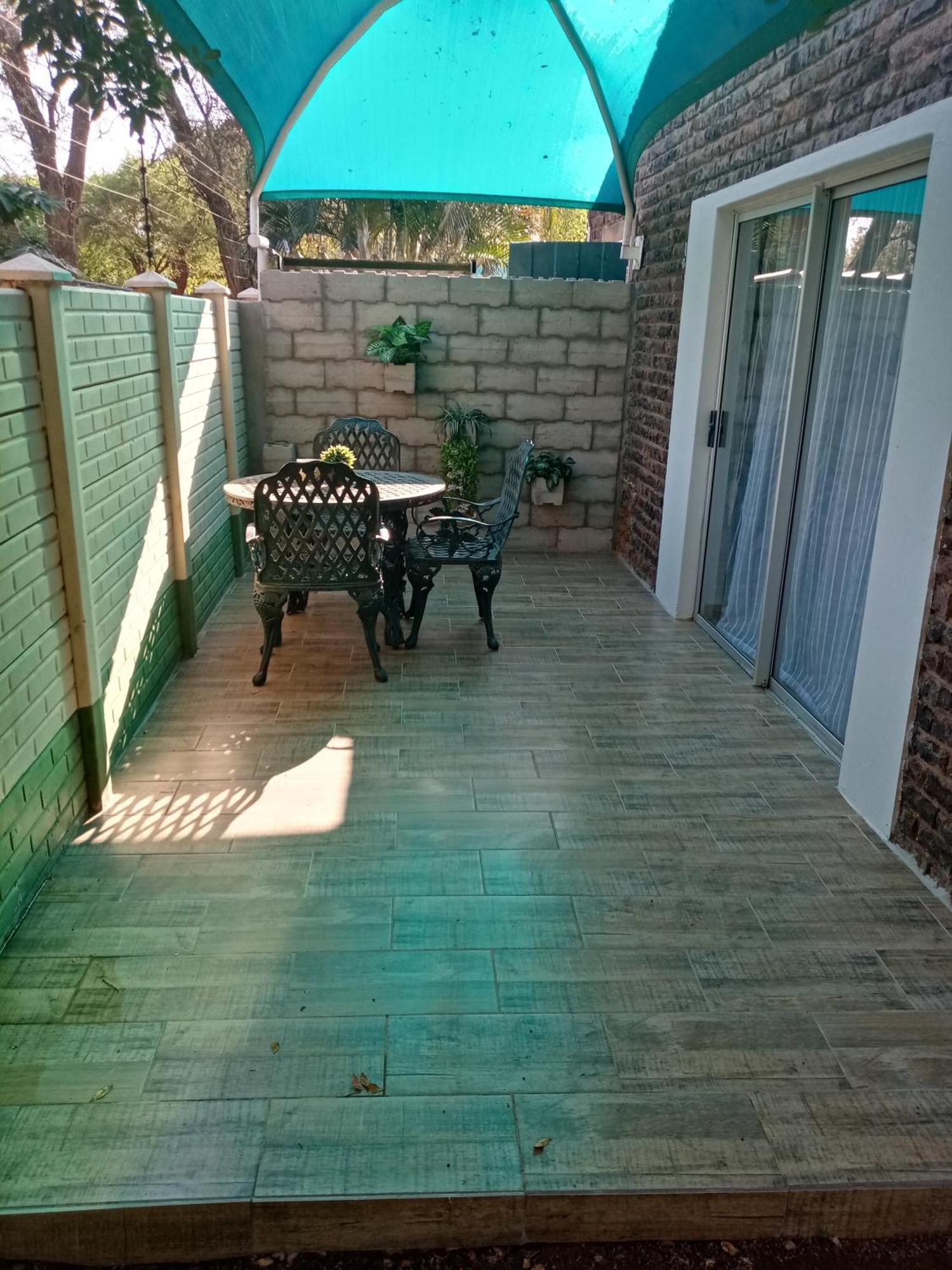 De La Rose Guesthouse Lephalale 外观 照片