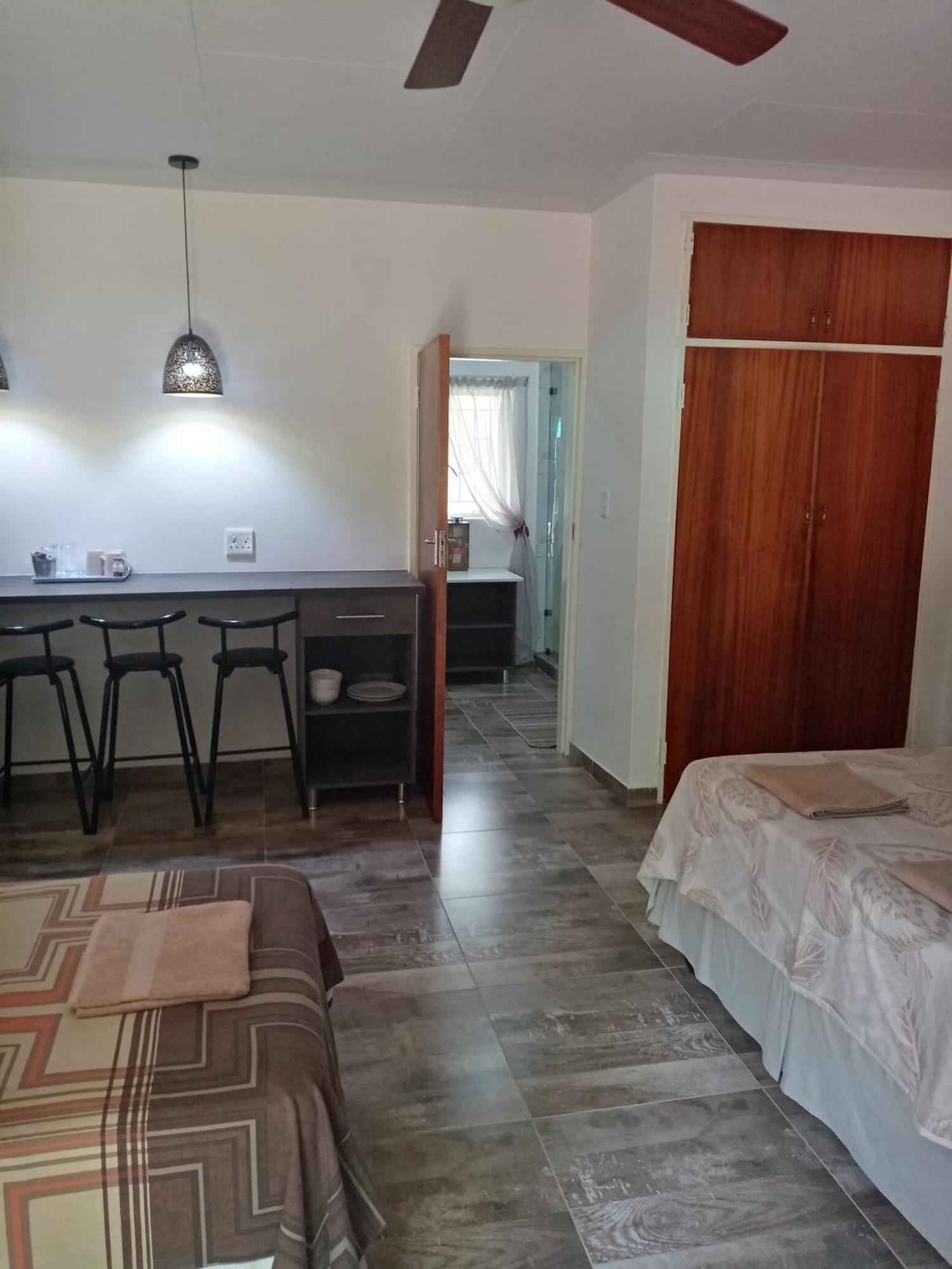 De La Rose Guesthouse Lephalale 外观 照片