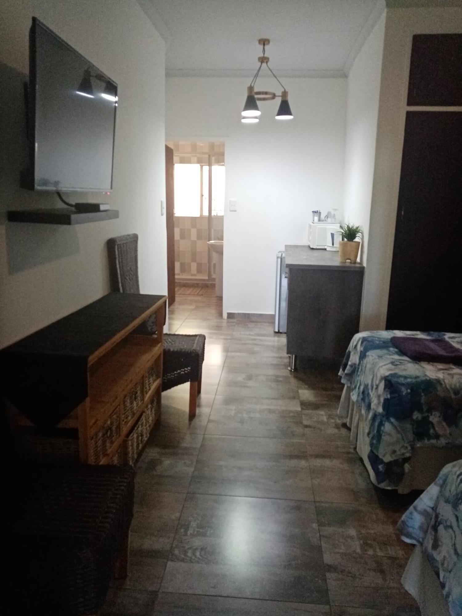 De La Rose Guesthouse Lephalale 外观 照片