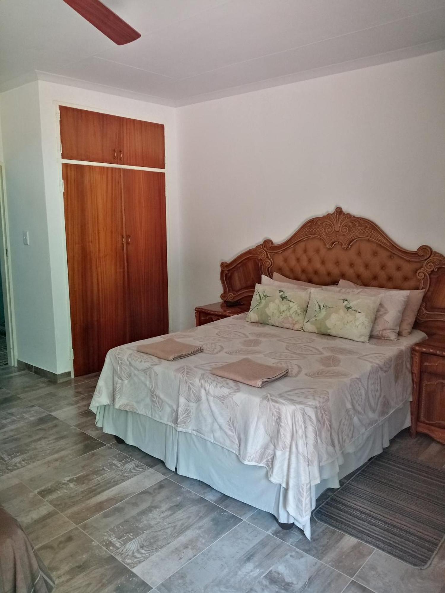 De La Rose Guesthouse Lephalale 外观 照片