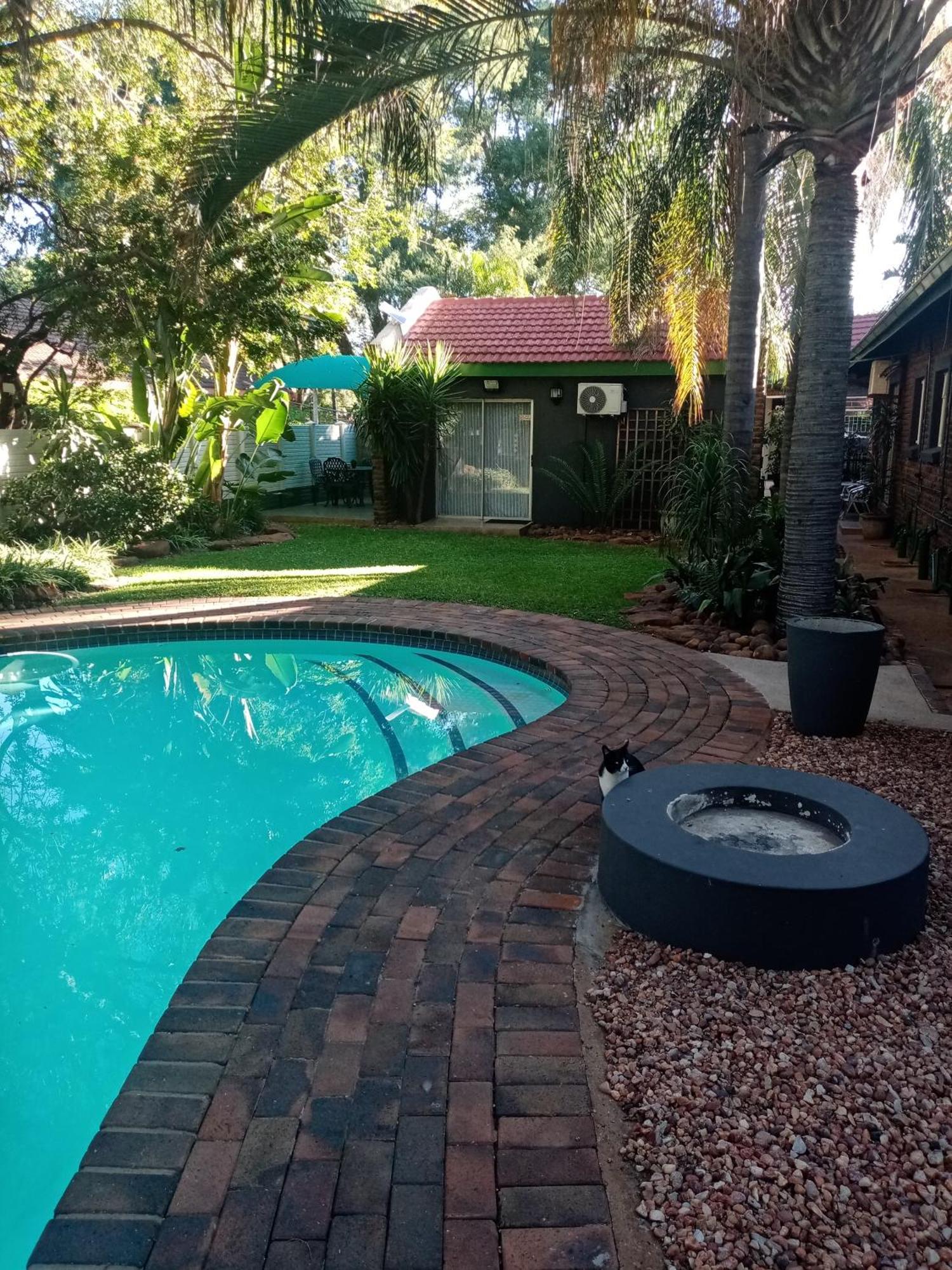 De La Rose Guesthouse Lephalale 外观 照片