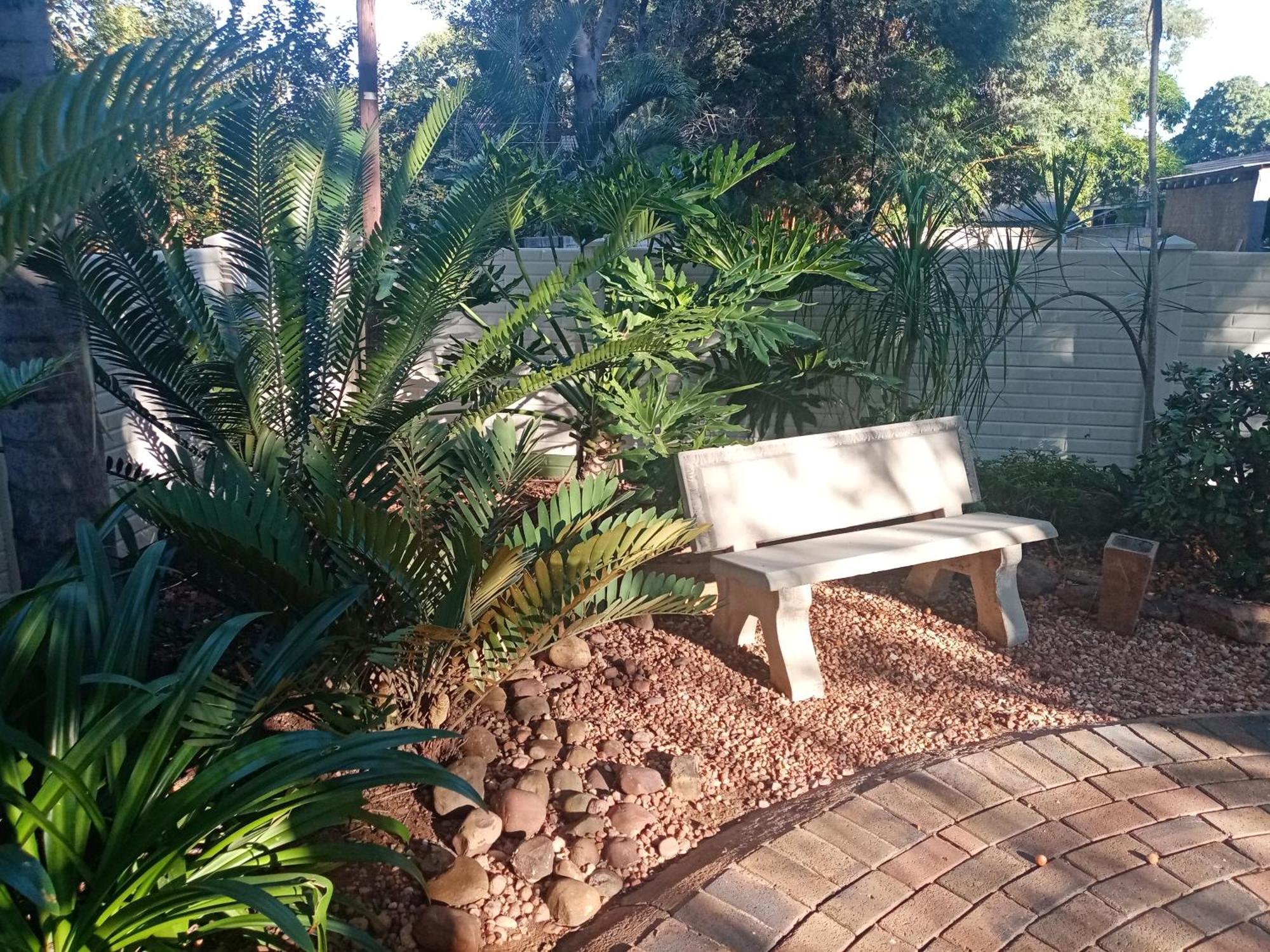 De La Rose Guesthouse Lephalale 外观 照片