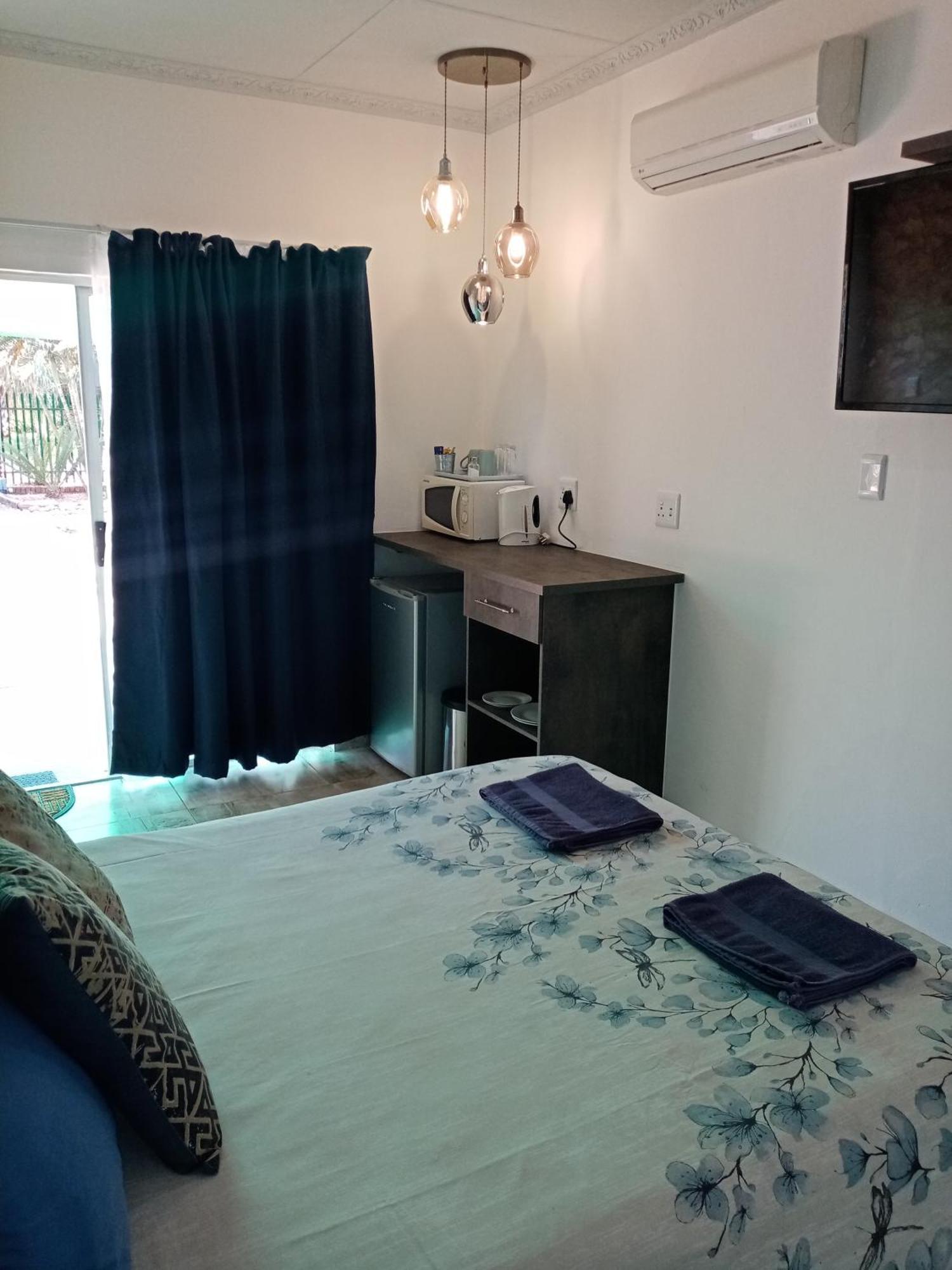 De La Rose Guesthouse Lephalale 外观 照片